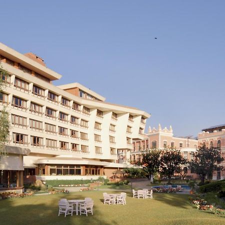 Hotel Yak & Yeti Катманду Экстерьер фото