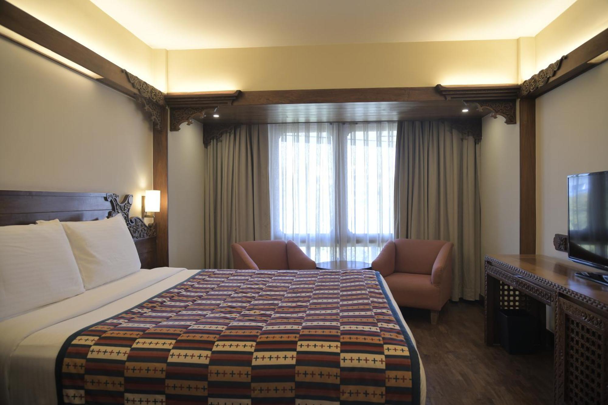 Hotel Yak & Yeti Катманду Экстерьер фото