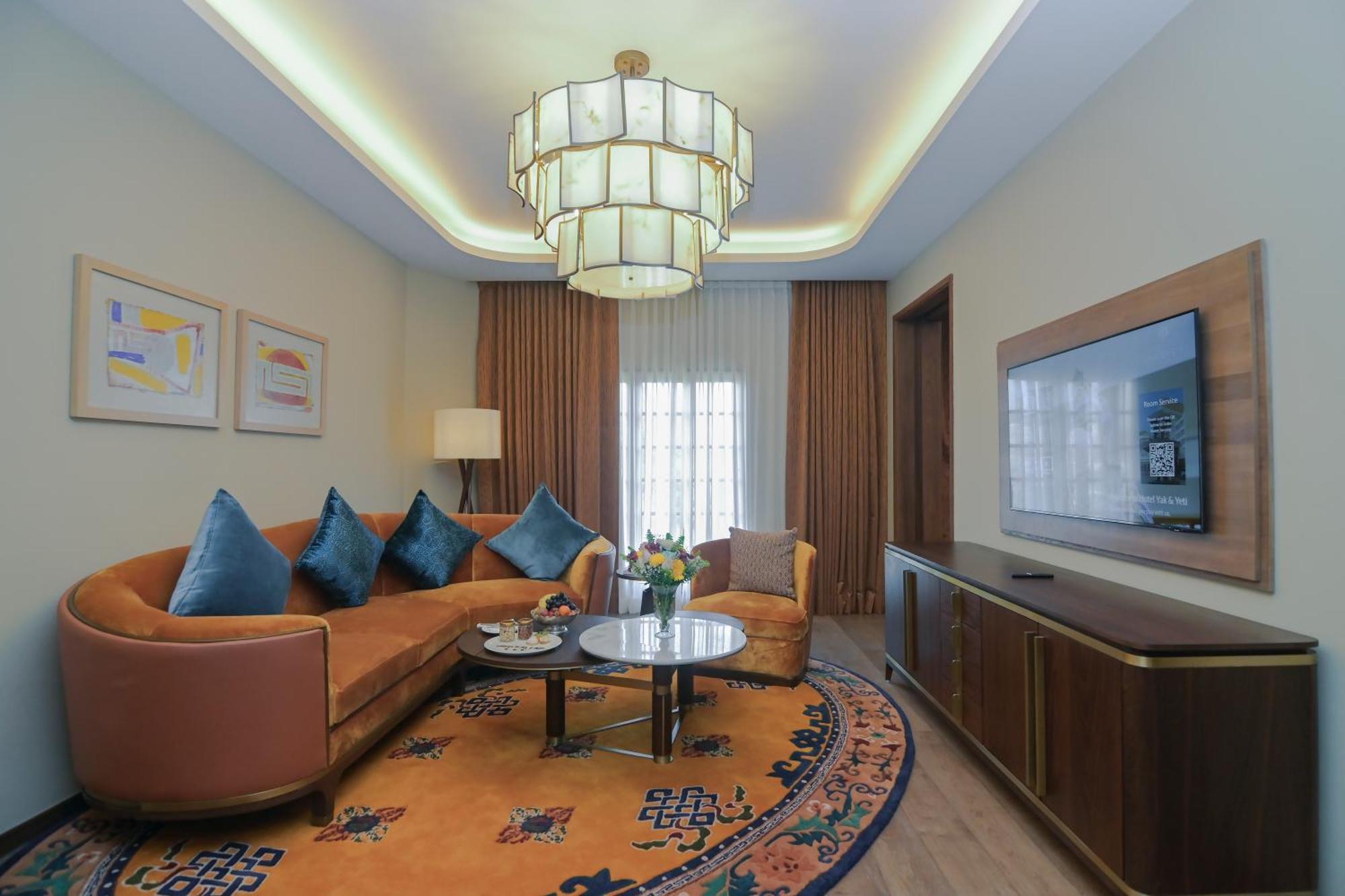 Hotel Yak & Yeti Катманду Экстерьер фото