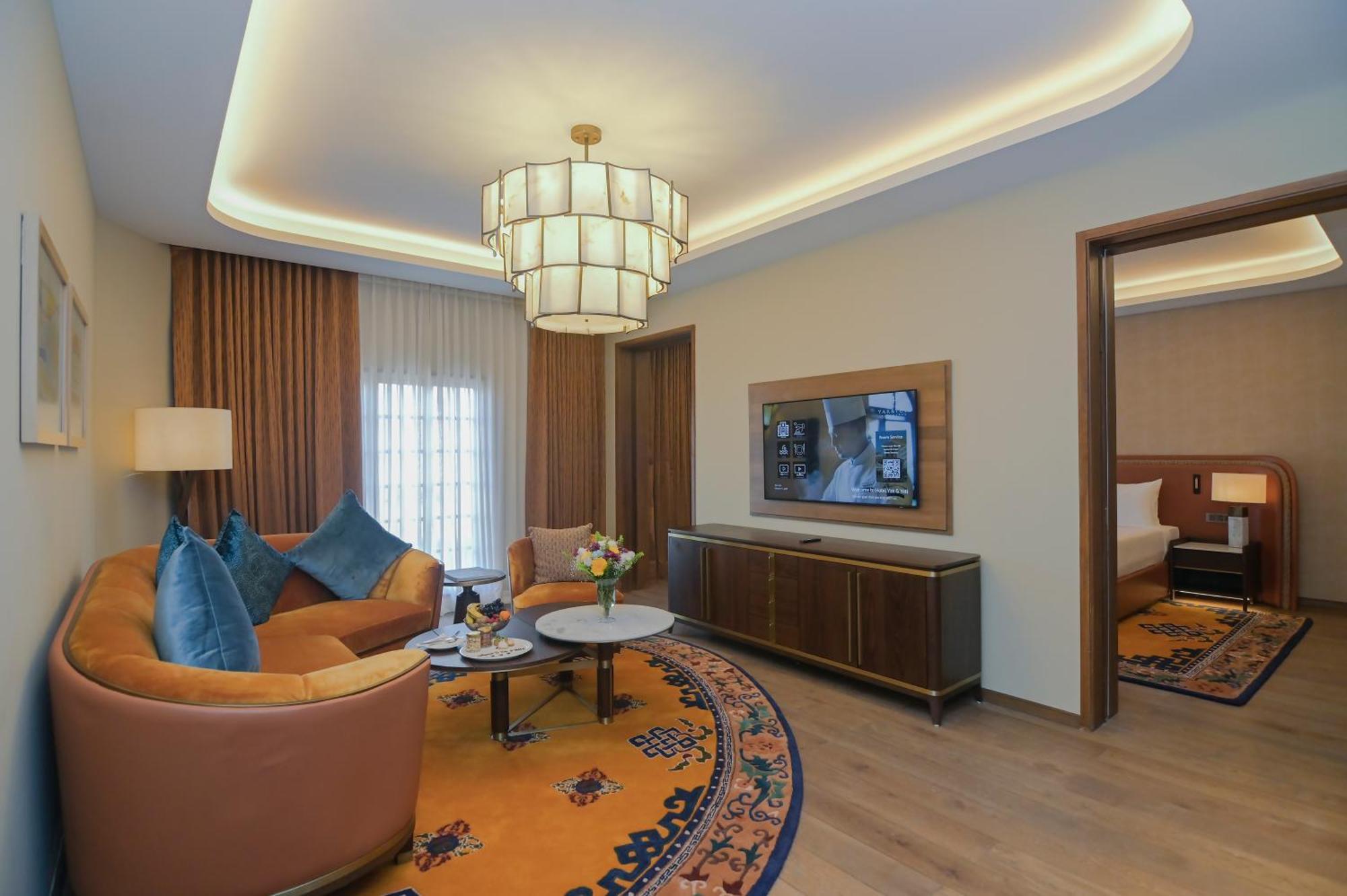 Hotel Yak & Yeti Катманду Экстерьер фото