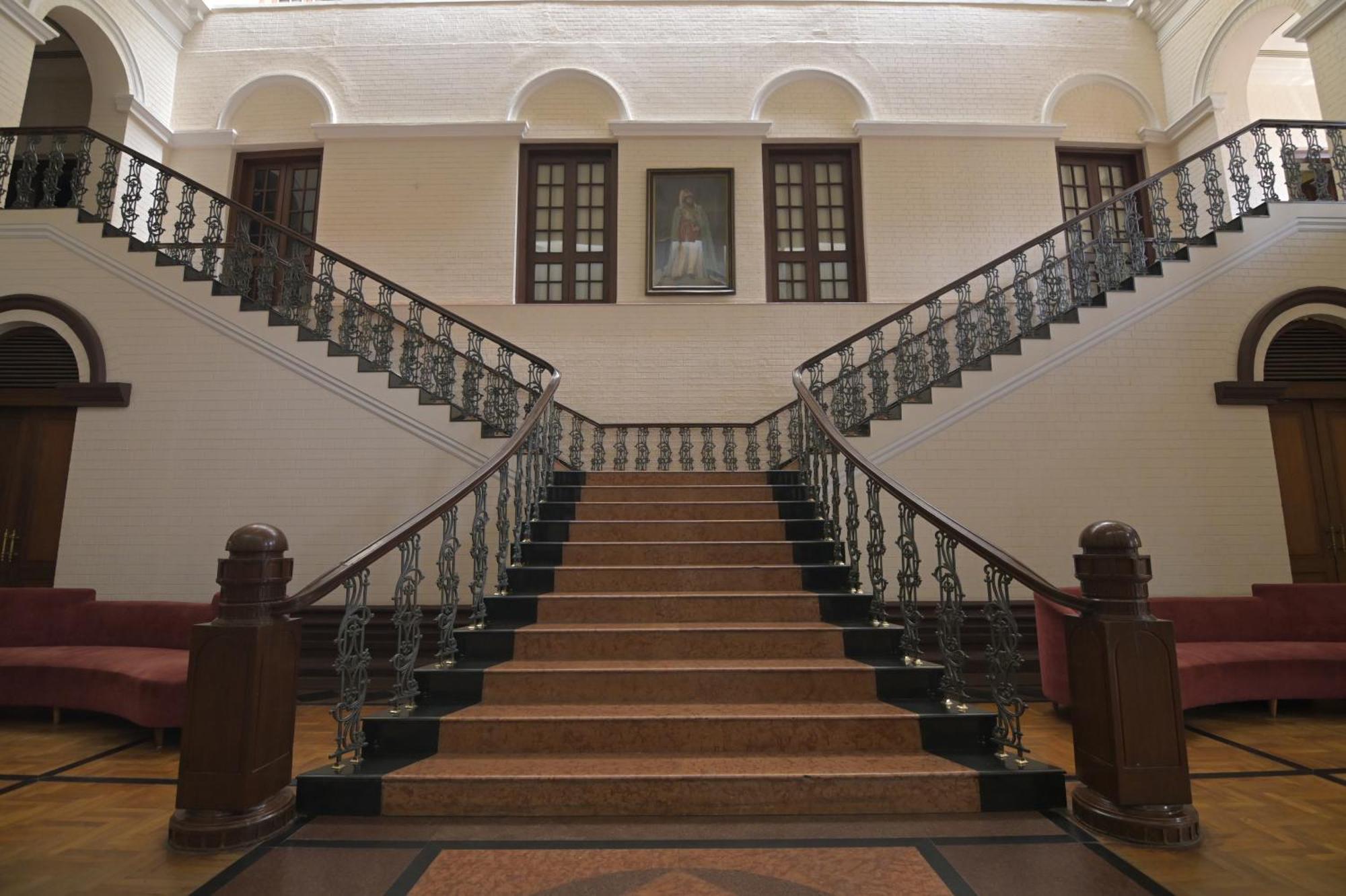Hotel Yak & Yeti Катманду Экстерьер фото