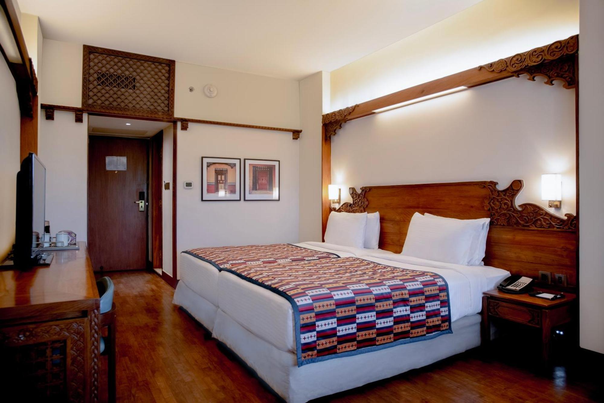 Hotel Yak & Yeti Катманду Экстерьер фото