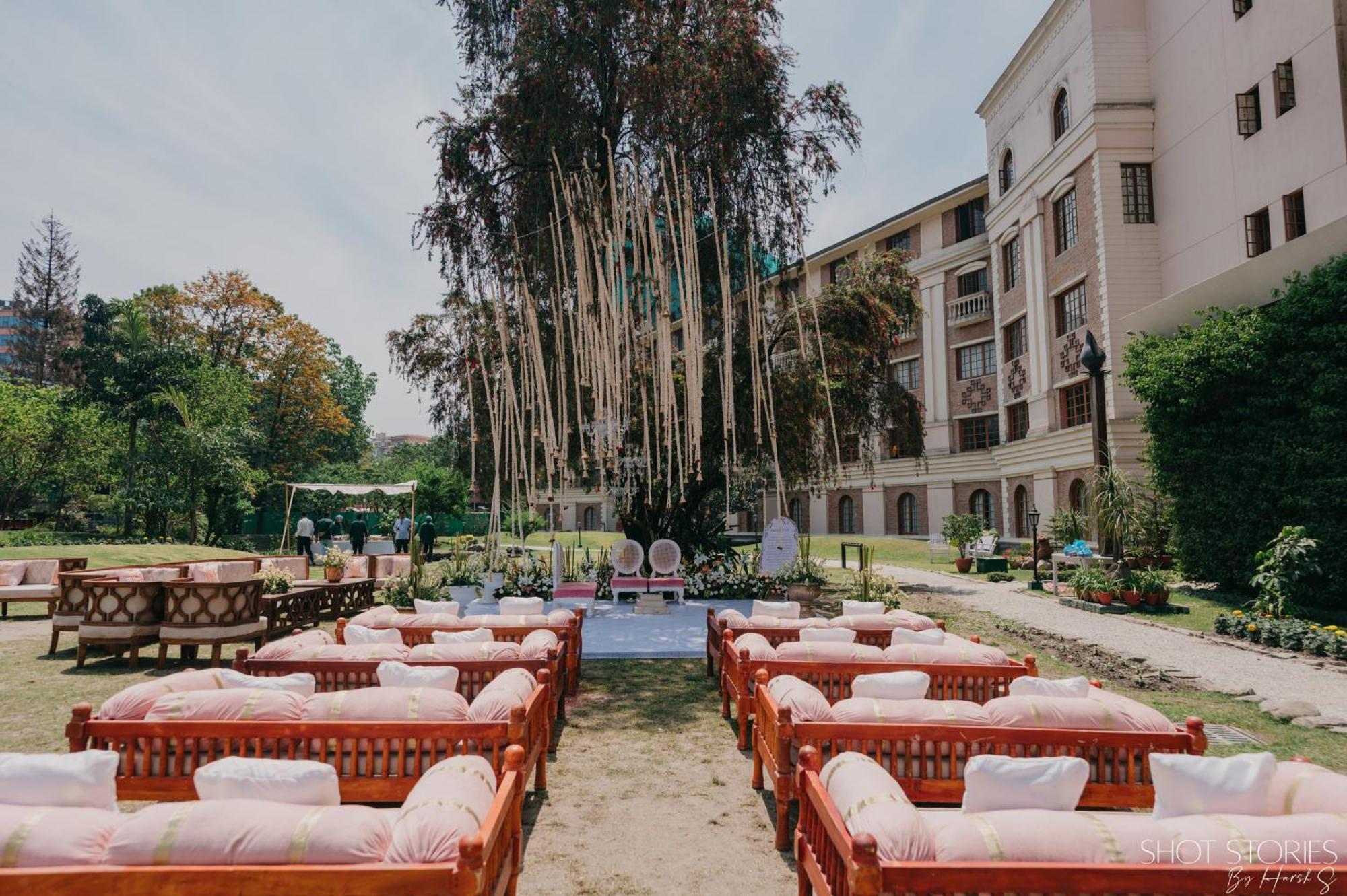 Hotel Yak & Yeti Катманду Экстерьер фото