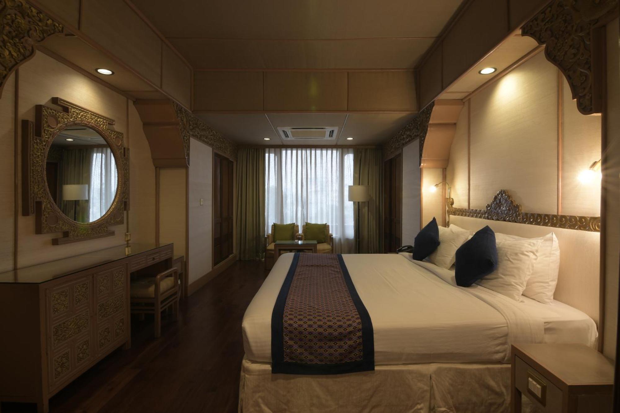 Hotel Yak & Yeti Катманду Номер фото
